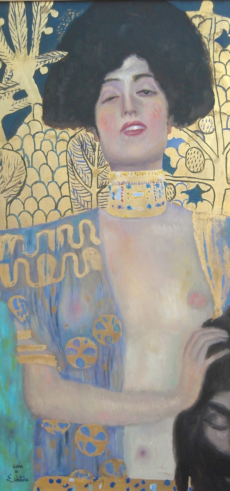 Giuditta I di Gustav Klimt — falso d'autore dipinto a mano da Emilio Ventura, Olio e foglia d'oro su tavola, 42x84 cm